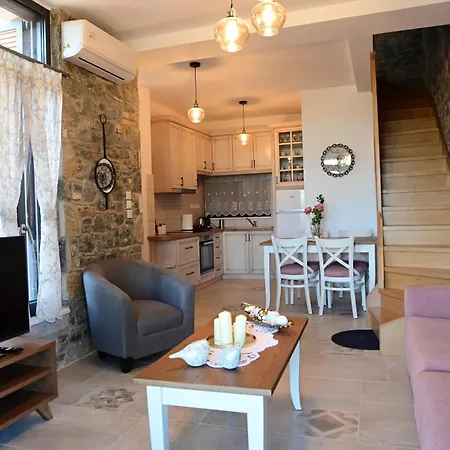 Casa de Férias Aelia Stone Sourpi