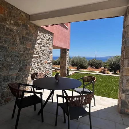 Casa de Férias Aelia Stone Sourpi